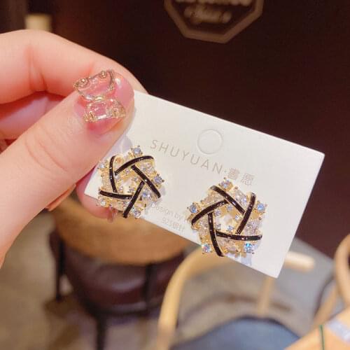 Korean Fashion Irregular Geometric Crystal Gold Stud Earrings for Women Exquisite Statement Earrings Luxury Jewelry Accessories