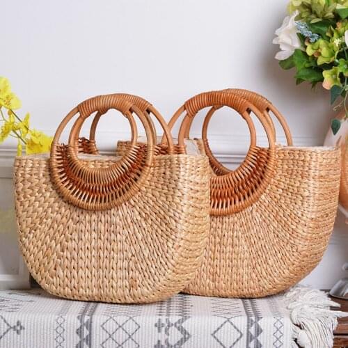 2021 Hot Selling Rattan Handbag High-value Artifact Straw Moon Handmade Bag