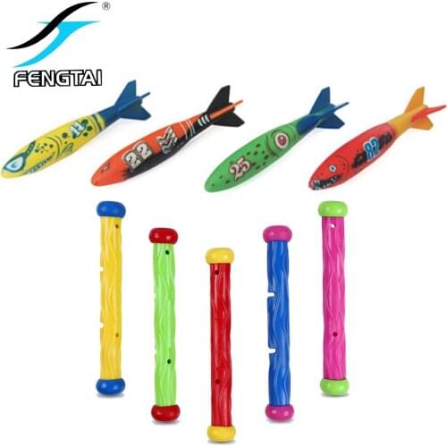 Summer outdoor water park swimming pool children play throwing shark-shaped gliding torpedo diving toys