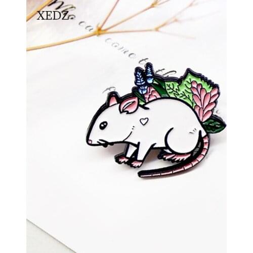 XEDZ Cartoon White Little Mouse Love Graffiti Enamel Brooch Cute Animal Flower Plant Badge Clothing Backpack Pendant Jewelry Gif