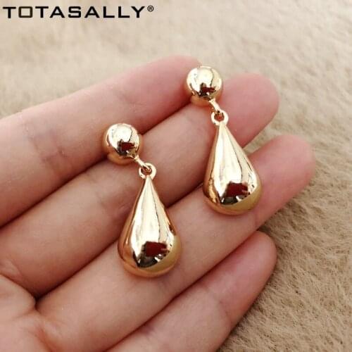 TOTASALLY Designer Minimalist Earrings Fashion Trendy Alloy Waterdrop Charm Earrings Women Earring Jewelry Wholesale Dropship