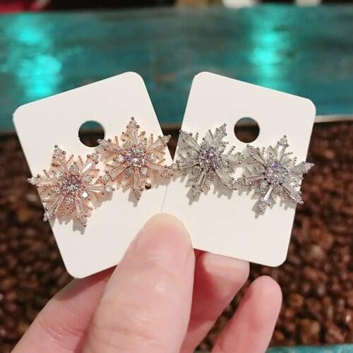 MENGJIQIAO Wholesale Korean Elegant Zircon Snowflake Stud Earrings For Women Fashion Christmas Pendientes Holiday Jewelry Gifts