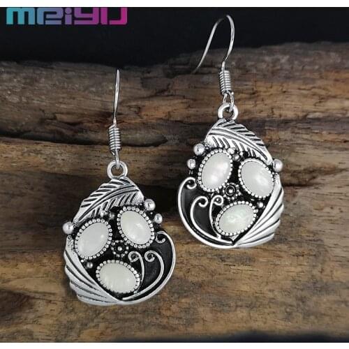 MEIYU Fashion Women Retro Leaf Opal Drop Earrings Creative Design Leaf Feather and Shell Moonstone Earrings Jewelry Accessories
