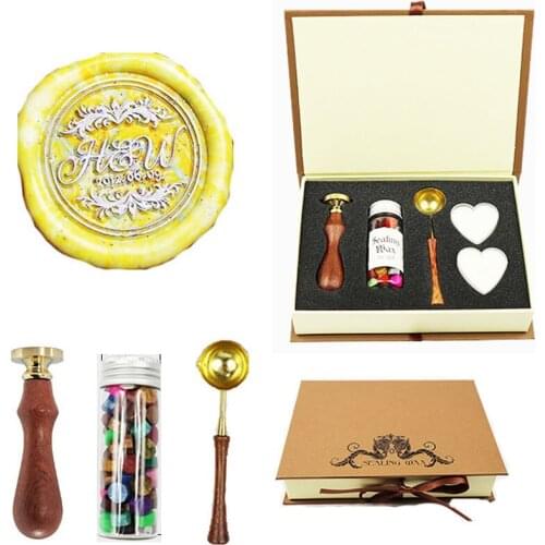 Signature Custom 2 Letters Date Wreath