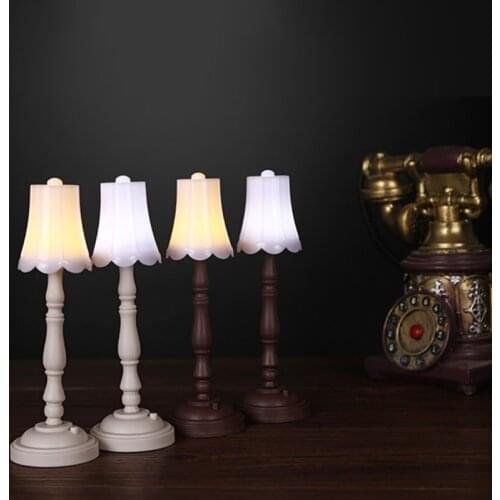 1:12 Dollhouse Miniature Furniture Lampshade Table Lamp with LED Light Model Toy Q6PD