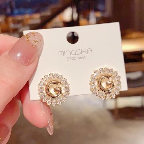 Korean Trendy Simple Letter Shiny Crystal Gold Pendant Earrings for Woman Fashionable Statement Earrings New Jewelry Accessories