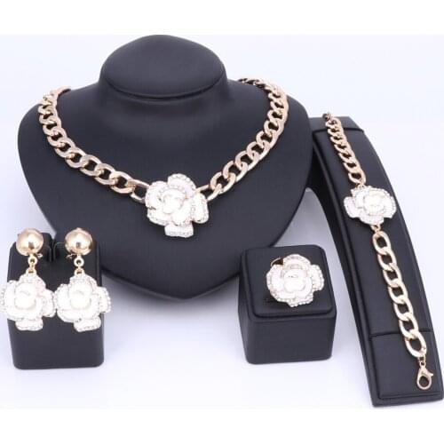 African Wedding Jewelry Dubai Gold Color Crystal Romantic Color Flower Design Necklace Earrings Jewelry Sets
