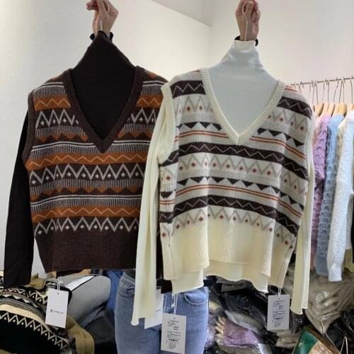 Woman Jacket Vest Autumn and Winter V-neck Sleeveless Rhombus Striped Sweater Vest for Women Chaleco Mujer