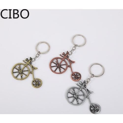 2019 New Mini Retro Car Keychain Classic High-Grade Key Ring Gift Embossed Metal Car Key Ring Car Accessories