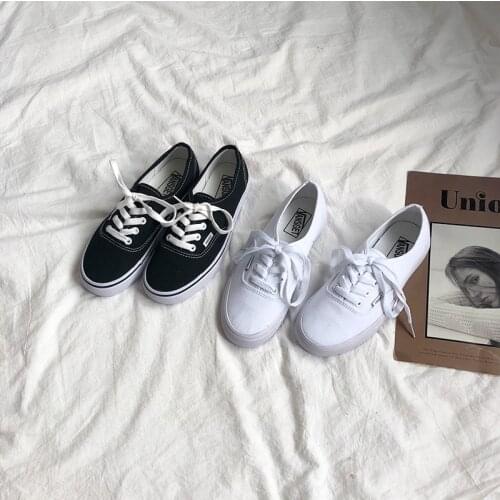 New womens vulcanized shoes 2019 womens lightweight casual shoes solid color student canvas shoes large size 35-44