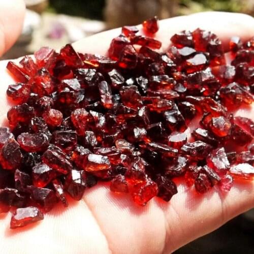 Natural garnet specimens healing crystals of natural stones and minerals for aquarium decoration
