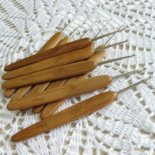 10 Pcs/Set Bamboo Handle Metal Crochet Hooks Knitting Needles Craft Hand Tool