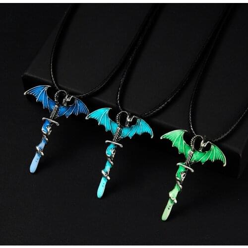 Fashion Vintage Luminous Necklace Glow In The Dark Retro Punk Flying Dragon Pendant Necklace For Men Women Jewelry Party Gifts