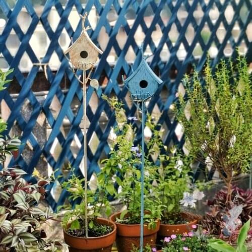 Birdhouse design rustic metal plant support