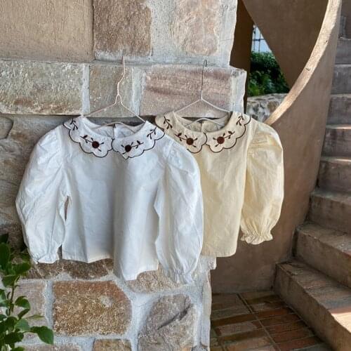Korean Shirt 2021 Autumn New Girls Cute Simple Embroidered Flower Doll Collar Shirt Childrens Bubble Sleeve Princess Top