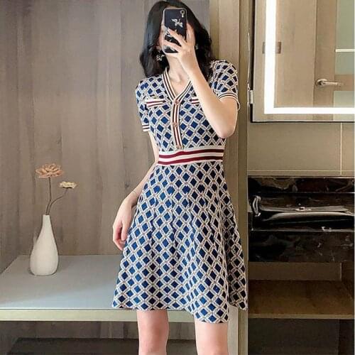 French Vintage Niche V-Neck Knitted Sweater Dress 2021 Summer New Korean One-Piece Waist Slim Knit Dress Office Ladies' Dresses