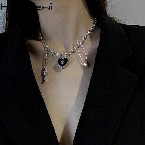 HUANZHI 2020 New Harajuku Paper Clip Black Heart Lock Key Match Pendant Clavicle Chain Choker Necklace for Women Party Jewelry