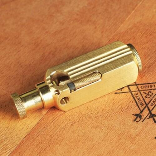 Handmade Brass Kerosene Lighter Cigarette Gasoline Flint Lighter Free Fire Inflated Oil Lighter Grinding Wheel Classical Crafts