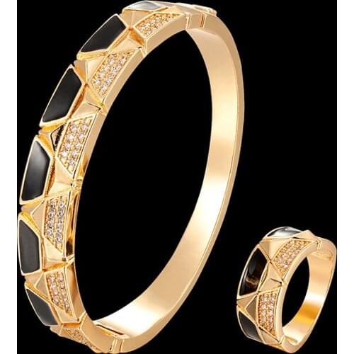 Simple Bangle and rings womens jewelry set Classic with different paint colors and three-dimensional triangle combinations