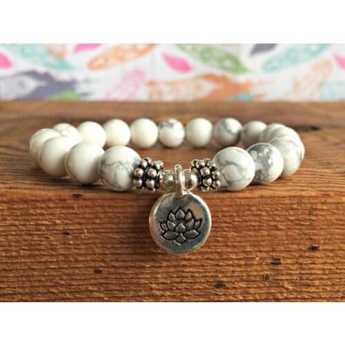 Natural White Howlite Bracelets Healing Crystals Lotus Flower Pendant Charm Bracelet Chakra Jewelry Bracelets For Women or Men