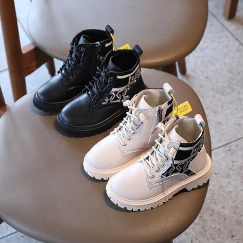 2021 Winter Childrens Boots Flying Woven Girls Leather Boots British Fashion Short Boots Girls Martin Boots Fashion Hot Flats