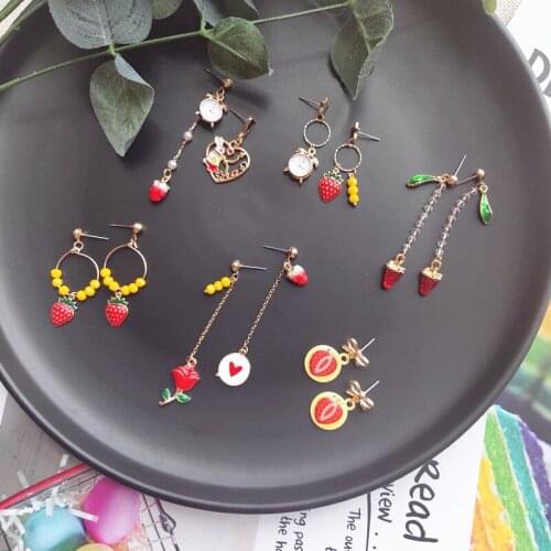 New Arrival 2021 Fashion Enamel Glaze Strawberry Drop Earrings Cute Summer Trend Metal Fruit Style Women Dangler Earings Jewelry