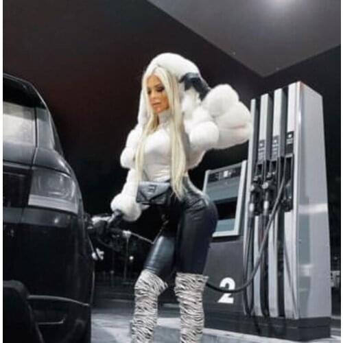 Winter Warm Fluffy Faux Fur Coats Jackets Women High Quality Fake Fur Cropped Jackets with Hooded Winter Fur Jacket