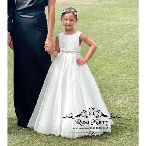White Vintage Lace Cheap Flower Girls Dresses for Weddings 2021 A Line Crystals Sash Girls Pageant First Communion Holy Gowns
