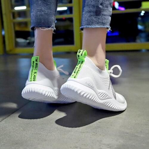 Summer new breathable sneakers women fly woven socks shoes women Korean version of Joker casual shoes women student board shoes