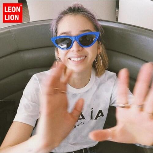 LeonLion Vintage Cat Eye Sunglasss Women Candy Color Small Frame Sun Glasses Metal Hinge Oculos Wild Trend Street Shooting