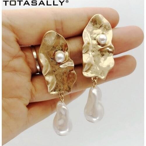 TOTASALLY Baroque Imitation Pearl Earrings Fashion Antique Alloy Leaf Irregular Pearl Drop Earrings for Woman pendientes mujer