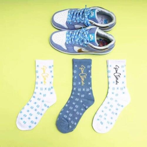Ice and Snow World Series crew socks DUNK blue snowflake European and American street men women hip hop Harajuku sports socks