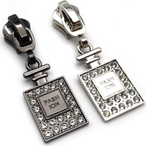 20pcs/lot Fashion Rhinestone Embedded 5# Zipper Slider with Perfum Bottls Shape Zipper Pull