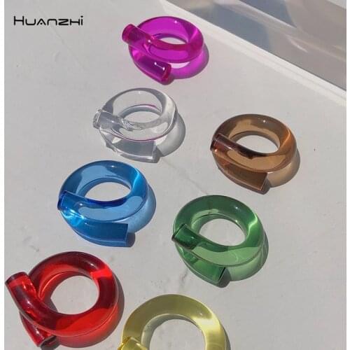 HUANZHI 2020 New Colorful Transparent Acrylic Twisted Rings for Women Girls Korea Resin Staggered Ring Party Jewelry Gifts