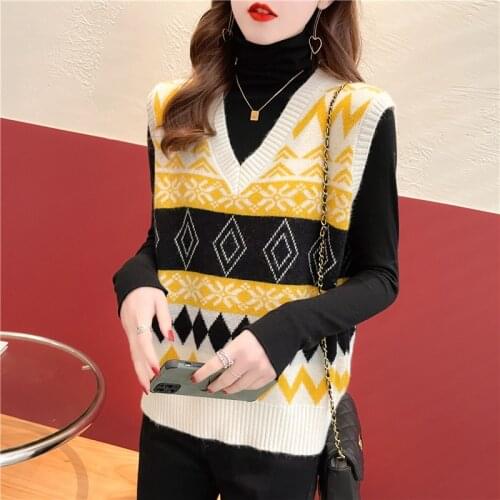 V-neck diamond knitted vest women 2021 spring and autumn new loose sleeveless pullover sweater Korean casual all-match top