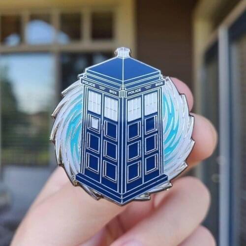 Classic Tradis Police Box Enamel Brooch Pin Backpack Hat Bag Lapel Pins Badges Women Mens Fashion Jewelry Accessories