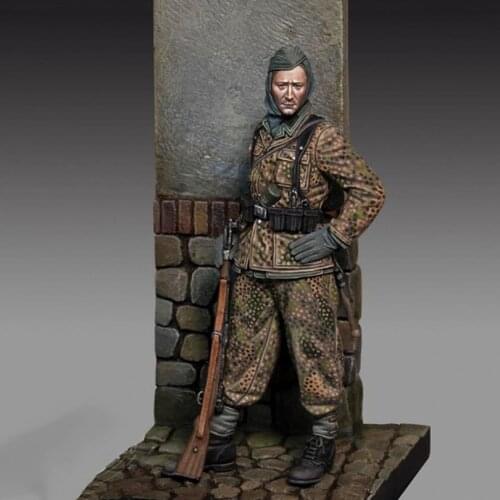 1/24 Unpainted Resin Figure Building Kit