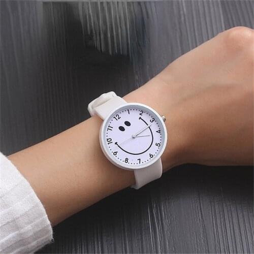 Hot New Womens Watch Fashion Luxury Smile Teenage Girl Wristwatch lovely Comfortable Childrens Watch Relogio Masculino Clock