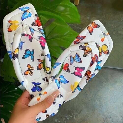 Fashion wildDurable flat bottom flip flops Spring/summer 2020 new soft bottom leather outdoor leisure non-slip beach slippers