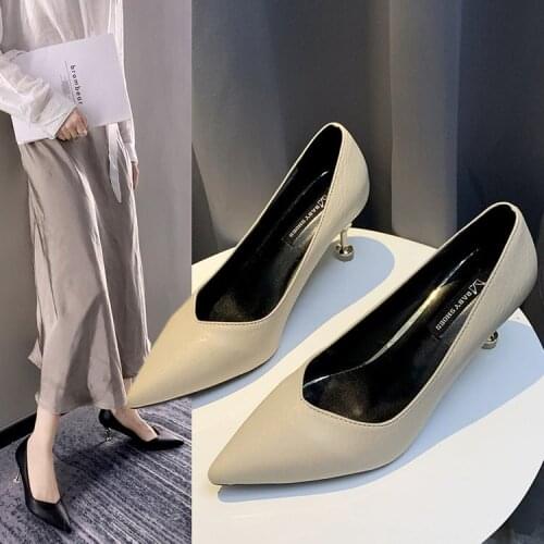 MHYONS High-heeled womens fine with 2019 new wild shallow mouth pointed nude rivet professional temperament work shoes