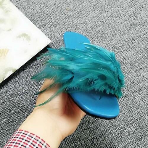 New Gilrs Luxuriant Bird Feather Fur Tassel Covered Flats Slipper Women Open Toe Summer Women Leisure Slide Sandals