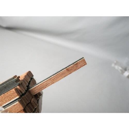 100STRIPS LUTHIER FIGURED BINDING XL-21,Measures 6mm x1.5mm thick and 810mm long