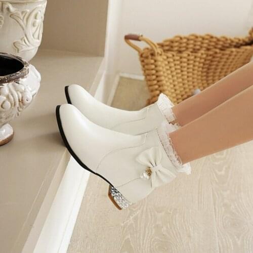 2021 New Kids Martin Girls Boots Fashion Short Plush Warm Princess Shoes Boys Casual Lightweight Ankle Warm Fur Student Sneakers