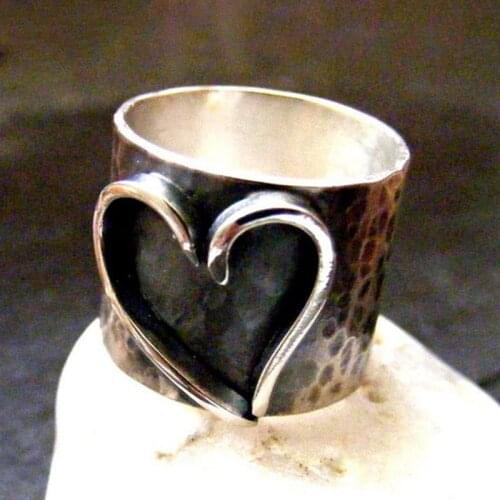 New Fashion Simple Wide Ring for Men and Women Love-Heart Ring for Banquet Holiday Anniversary Jewelry Gift