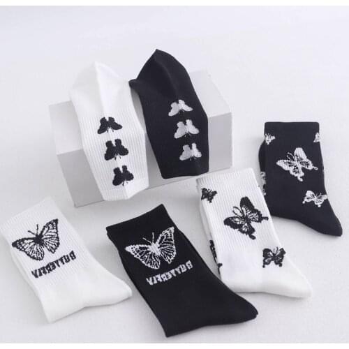 4 Seasons Cotton Butterfly Pretty Womans Socks Pretty Palm Angel Casual Comfortable Female Sokken Cute Black White Ladies Sock