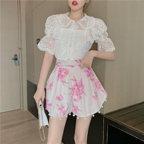2020 Summer and Autumn Outfit New Courtly Style Lace Shirt Tops+Printed Wide Leg Shorts Two-Piece Set Fashion Womens Suits