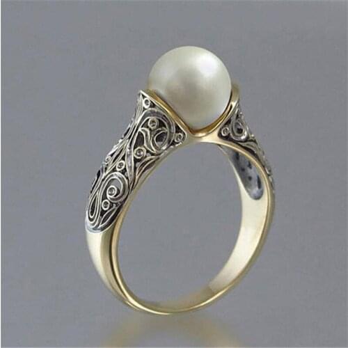 1Pcs 2019 Fashion Pearl RingVintage Engraved Pearl Ring Round Rings Jewelry for Women Gift To A Woman Jewelry Ring