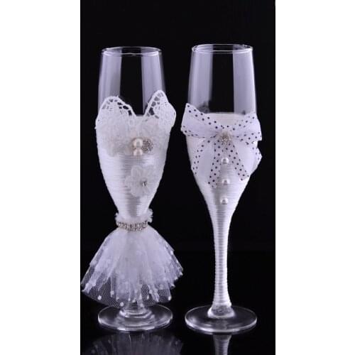 2pcs/Set Wedding Glasses With DIY Lace Wedding Dress Glass Set Champagne Glass Cup Gift for Couple Bridal Shower Valentine’s Day
