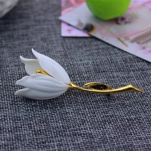 Fashion Womens Jewelry Tulip Flower Brooch White Elegant Retro Women Party Jewelry Clothing Accessories