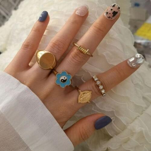 Ins 5Pcs/Set Vintage Gold Color Yin Yang Rings Set for Female Girl Trendy Virgin Mary Crystal Rings Party Jewelry Gift 2021